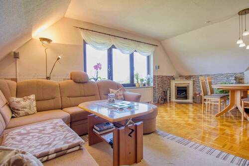 Wohnzimmer I - 3 Zimmer Etagenwohnung zum Kaufen in Demmin