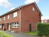 V1652 Frontansicht - Doppelhaushälfte mit Ofen und Garage in Vechta OT Hagen