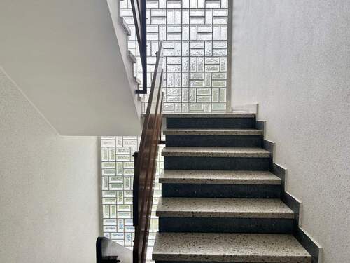 Treppenhaus - 3 Zimmer Etagenwohnung in Fürth