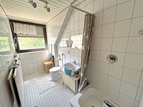 DG Wohnung Badezimmer - 