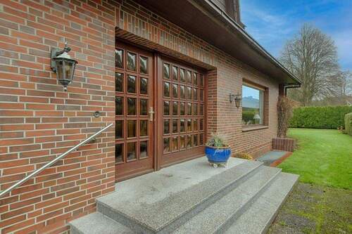 Eingang - Einfamilienhaus mit 190,00 m&sup2; in Rosengarten zum Kaufen