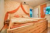 Schlafzimmer Untergeschoss - 