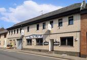 Hausansicht - 1 Zimmer Mehrfamilienhaus, Wohnhaus zum Kaufen in Swisttal - Miel