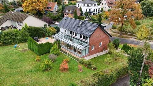 Luftbild - 6 Zimmer Mehrfamilienhaus, Wohnhaus zum Kaufen in Hamburg - Eißendorf