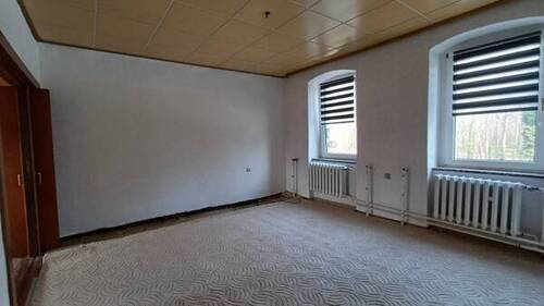 Wohnzimmer - Mehrfamilienhaus, Wohnhaus mit 274,00 m² in Löderburg zum Kaufen