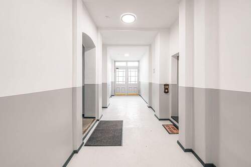 Durchgang QG - 3 Zimmer Etagenwohnung in Berlin