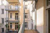 WE17 QG mitte Balkon (2) - 