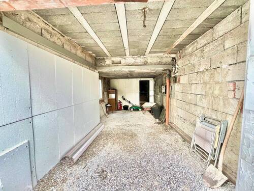 Garage mit elektr. Tor - 