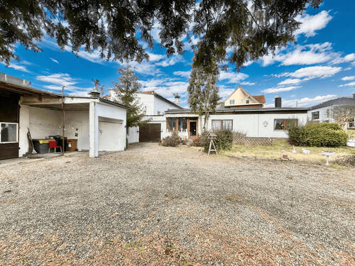 Haus mit Nebengebäuden - 4 Zimmer Bungalow zum Kaufen in Tapfheim