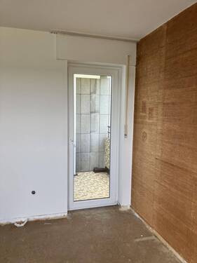 Wohnzimmer mit Balkon - 