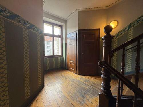 Treppenhaus mit Abstellkammer.jpeg - 