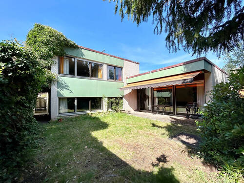 Außenansicht - 6 Zimmer Einfamilienhaus zum Kaufen in Erlangen