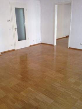 In den Wohnräumen Parkett - Moderne 3-Zimmer Wohnung mit Balkon in Nbg. Maxfeld Nähe U-Bahn Wohnung mieten