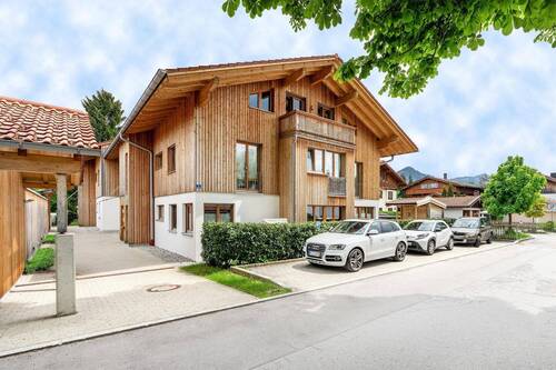 Außenansicht - Ein Katzensprung zum See. 2-Zimmer-Gartenwohnung.