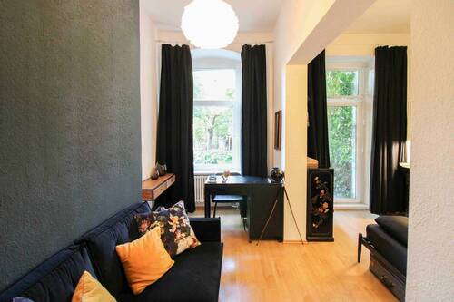 Wohnzimmer - 2 Zimmer Etagenwohnung zum Kaufen in Berlin