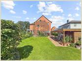 Außenaufnahme (Garten) - Ruhig gelegenes 3-Familien-Haus, bezugsfrei, modernisiert, Garten, Garagenstellplatz, Carport...