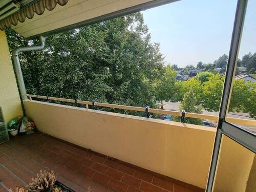 Blick vom Balkon ins Grüne - 2 Zimmer Etagenwohnung zum Kaufen in Denzlingen