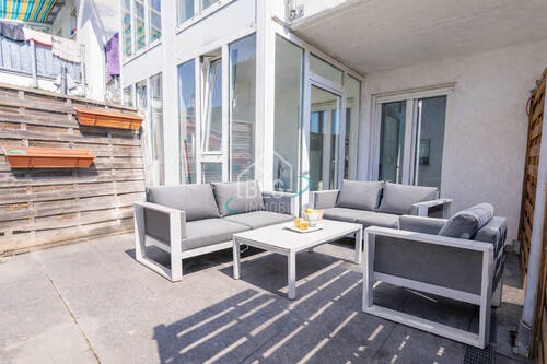 Balkon KI generiert - Jetzt investieren oder selbst einziehen - Ruhige Terrassenwohnung