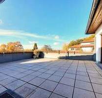 Bezugsfreie 3-Zimmer-Wohnung mit sonniger Dachterrasse und Tiefgaragenstellplatz in den 