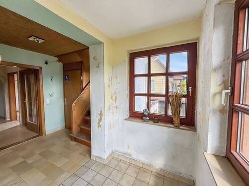 Diele / Eingangsbereich EG - Einfamilienhaus mit 127,00 m² in Barntrup zum Kaufen