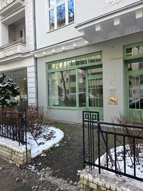 Ladenansicht - Hauptstadtmakler-Bezugsfreie Gewerbeeinheit mit großem Lagerraum