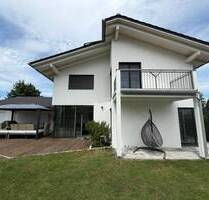 Charmantes Haus in TOP LAGE sucht nette Mitbewohner gesucht oder Familie - Bad Aibling