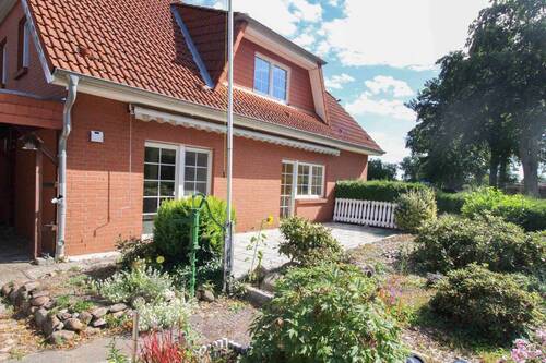 Ansicht Terrasse - Attraktives EFH mit tollem Garten, 3 Stellplätzen und Topanbindung in familienfreundlicher Lage