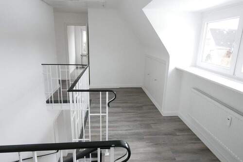 helle Galerie mit Dachgaube - 