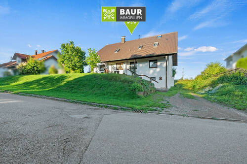 Ansicht Straße - 9 Zimmer Mehrfamilienhaus, Wohnhaus zum Kaufen in Niederrieden