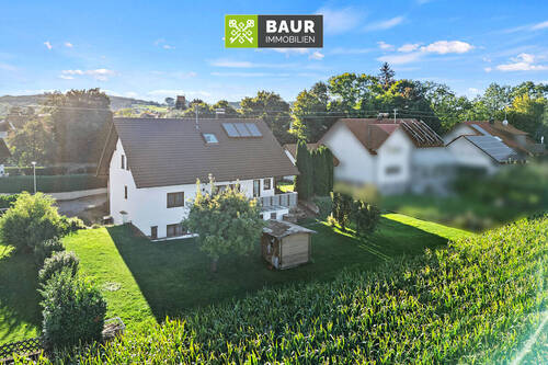 Luftbild - 9 Zimmer Mehrfamilienhaus, Wohnhaus in Niederrieden