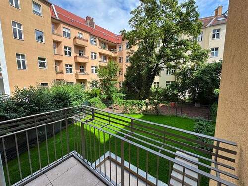 Balkon Obergeschoss - 3 Zimmer Terrassenwohnung zum Kaufen in Berlin