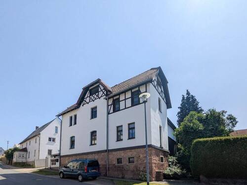 Haupthaus Eckansicht - 1 Zimmer Mehrfamilienhaus, Wohnhaus in Geithain