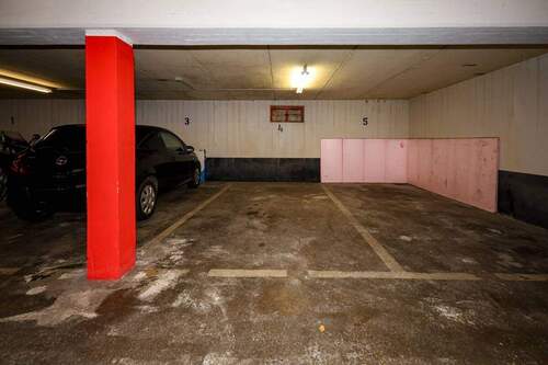 Tiefgaragenstellplatz - 
