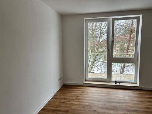 Wohnzimmer - 3 Zimmer Etagenwohnung zum Kaufen in Hohenmölsen