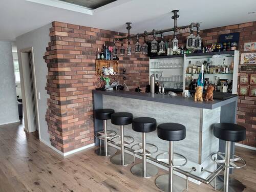 Bar im Erdgeschoss - 5 Zimmer Mehrfamilienhaus, Wohnhaus in Obertshausen
