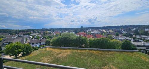 Aussicht - Aktuell renoviert - 3-Zimmer-Wohnung inklusive eines TG-Stellplatzes und grünem Umfeld