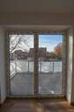 Fensterblick auf Balkon - 