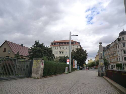 Hausansicht fern - 3 Zimmer Etagenwohnung zum Kaufen in Leipzig