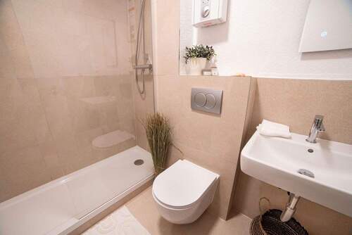 BADEZIMMER - 3 Zimmer Etagenwohnung zum Kaufen in Duisburg