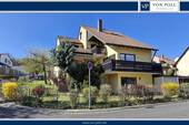 A__Front-Panorama_diagonal-links_(1)__20250406_162439 - Würzburg-Stadt: Raumwunder mit Einliegerwohnung auf Eckgrundstück in ruhiger Wohnlage zu verkaufen