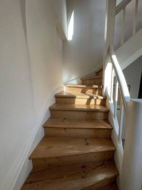 HOLZTREPPE - Einfamilienhaus mit 121,00 m² in Karlsruhe zum Kaufen