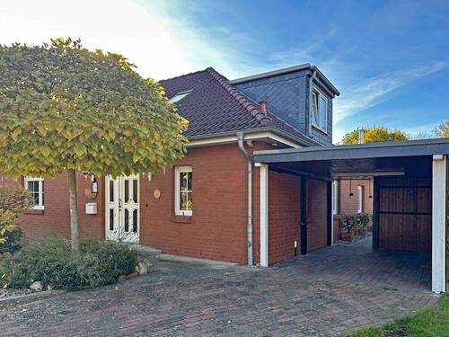 Eingang und Carport - 3 Zimmer Einfamilienhaus in Dahlenburg