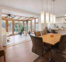 Charmantes Wohnen auf zwei Einheiten - ein Zuhause mit Wintergarten, Kaminofen & zwei Gärten - Uhingen Baiereck