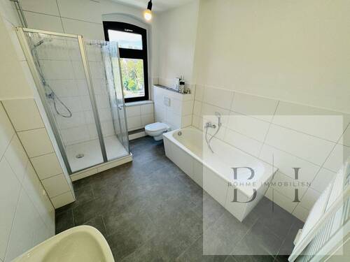 Bad (3) - 4 Zimmer Etagenwohnung in Greiz