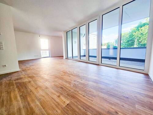FRANKLIN - Wohn- und Esszimmer - 3 Zimmer Etagenwohnung zur Miete in Frankfurt am Main