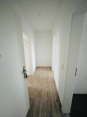 Flur - 2 Zimmer Etagenwohnung zur Miete in Mügeln