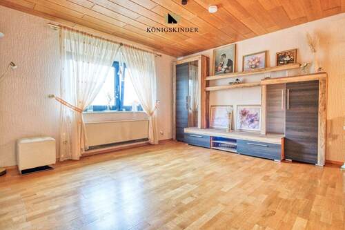 Wohnzimmer - 4 Zimmer Etagenwohnung zum Kaufen in Gernsbach