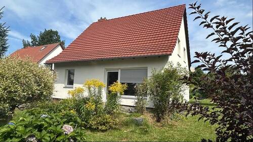 Frontansicht - 5 Zimmer Einfamilienhaus zum Kaufen in Löbau