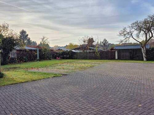 pkw-Außenstellplätze (Grundstück) - 1 Zimmer Etagenwohnung in Dresden