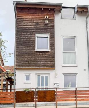 Haushälfte - 5 Zimmer Doppelhaushälfte zum Kaufen in Roßdorf